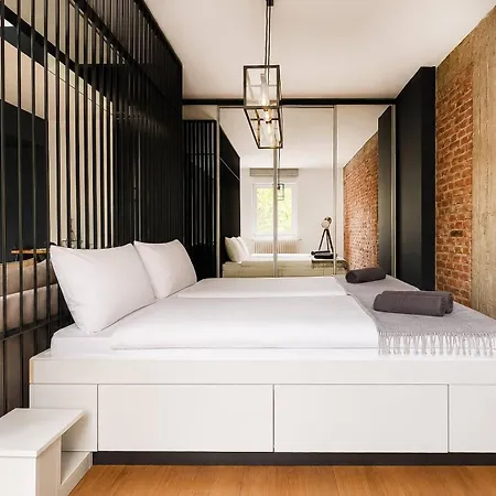 Designer On Iconic Shishman St Σόφια